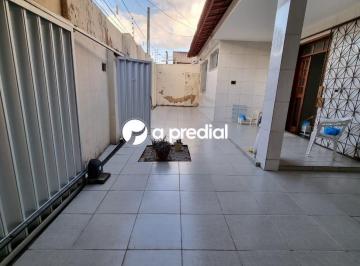 Casa · 194m² · 3 Quartos · 1 Vaga · Casa Padrão em Fortaleza