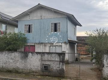Casa · 70m² · 2 Quartos · 1 Vaga · 🏡 Casa com Terreno Amplo à Venda em São José SC– Localização Privilegiada
