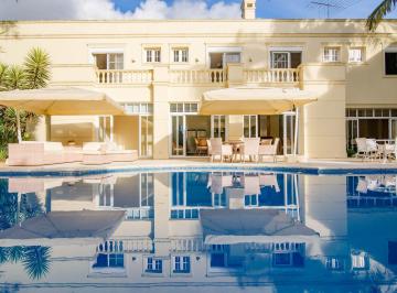 Casa · 970m² · 4 Quartos · 6 Vagas · Casa condomínio  4 Suítes  8 vagas Campo Comprido Curitiba