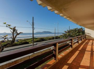 Foto 13 · Casa para reformar - frente mar em Ubatuba, 5 quartos, 373,50 m², terreno 575 m2 de esquina!