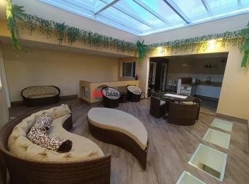 Casa · 250m² · 2 Quartos · 3 Vagas · Sobrado em Fundação