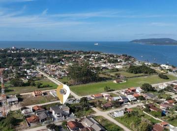 Apartamento · 56m² · 2 Quartos · 1 Vaga · Apartamento Térreo a 330 metros da Praia por R$265.000,00 no Pontal do Norte em Itapoá/SC