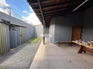 Photo 1 · Casa residencial com 3 quartos sendo 1 suíte disponível para locação no bairro S