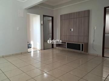 Casa · 360m² · 3 Quartos · 4 Vagas · Casa com 3 quartos, sendo 1 suíte disponível para venda no bairro Minas Gerais em Uberlândia-MG.