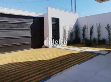 Casa · 250m² · 3 Quartos · 4 Vagas · Casa disponível para venda no bairro Laranjeiras em Uberlândia MG