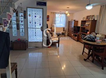 Casa · 225m² · 4 Quartos · 5 Vagas · Grajaú - Rua Nossa Senhora de Lourdes - Casa duplex, sala dois ambientes, 4 quar