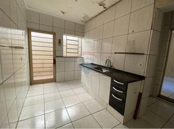 Casa · 106m² · 3 Quartos · 2 Vagas · Casa para alugar em Antônio Marincek de 105.81m² com 3 Quartos, 1 Suite e 2 Garagens