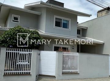 Casa · 190m² · 3 Quartos · 2 Vagas · Casa Sobrado em Gravatá, Navegantes/SC