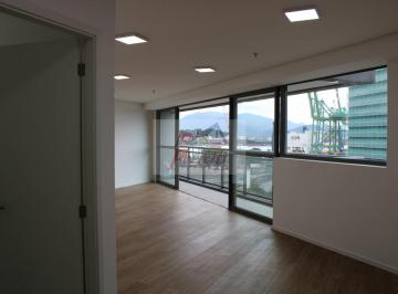 Comercial · 70m² · 1 Vaga · Sala comercial com 70,34m² para locação em edifício em Valongo, Santos/SP