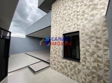 Casa · 220m² · 3 Quartos · 4 Vagas · Bela Casa Térrea no Novo Mundo com Escritório + 3 Suítes