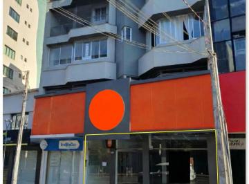 Fachada total 11m, entrada principal 8m · Sala Comercial "Pequena por Fora, mas Grande por Dentro" 630m² Pato Branco
