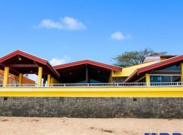 Foto 41 · Casa pé na areia em Ubatuba de 6 dormitórios com varanda de vista panorâmica para o mar na Praia do 