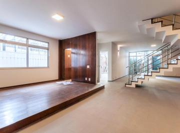 Foto 01 · Espaçosa Casa de 2 Quartos com Suíte e 4 Vagas de Garagem em Moema, São Paulo-SP