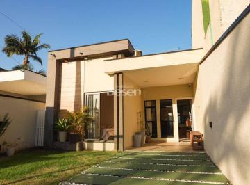 Casa · EXCELENTE OPÇÃO DE CASA COM PISCINA