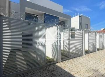 Casa · 102m² · 3 Quartos · 1 Vaga · Casa espetacular com acabamento de alto padrão! Três quartos sendo um com suíte