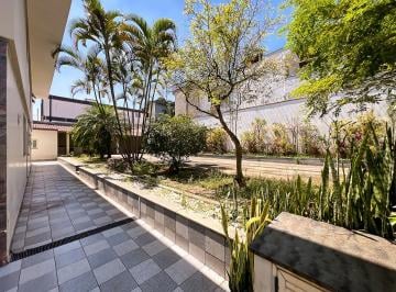 43970c96-ce3f-41ae-b08b-5427ac4e4e11 · Casa para venda em Planalto Paulista com 4 quartos, sendo 2 suítes, 332m²