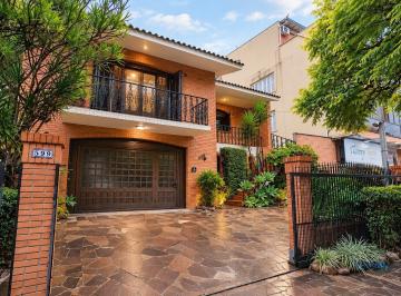 Casa · 280m² · 4 Quartos · 1 Vaga · Casa à venda com 280m², 4 quartos e 2 vagas no bairro Auxiliadora