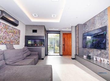 Casa · 225m² · 4 Quartos · 4 Vagas · Casa com 4 quartos e 4 vagas  em Canoas.