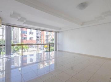 Casa de 4 quartos, Porto Alegre · Casa com 4 quartos, 7 vagas e pátio no Bairro Higienópolis