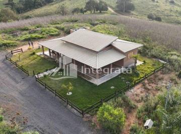 Casa · 130m² · Sítio à Venda - Caldas