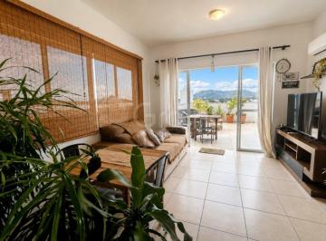 1 · Cobertura de 96m² com 2 quartos sendo 1 suíte no Ribeirão da Ilha