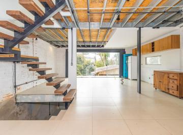 Sala para 2 ambientes · Casa à venda - em Mercês