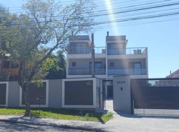Casa de 3 quartos, Curitiba · Sobrado, 3 quartos, 1 suíte no Bom Retiro.