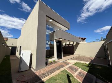 Casa · 185m² · 3 Quartos · 2 Vagas · Casa de Alto Padrão à Venda