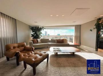 Apartamento · 227m² · 4 Quartos · 5 Vagas · Apartamento 227m², 4 quartos, 4 suítes, 5 vagas em andar alto, um por andar, em prédio com lazer com