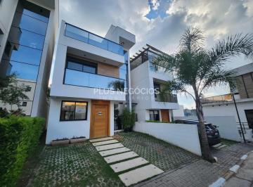 whatsapp-image-2024-04-05-at-12-43-27-31712332577225.jpeg · Casa à Venda no Parque Rincão, Cotia - 3 Suíte, Amplo Quintal e 2 Vagas de Garagem em Localização Tr