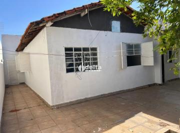 Casa · 240m² · 3 Quartos · 2 Vagas · Casa residencial disponível para venda no bairro Santa Luzia em Uberlândia-MG.