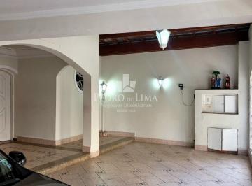 Casa · 389m² · 3 Quartos · 5 Vagas · Sobrado Frontal, contendo 5 vagas, 3 suítes com armários, 2 suítes com sacadas, 3 salas, piscina.