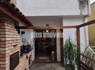 Casa · 200m² · 2 Quartos · 3 Vagas · Casa na Rua Caiubi