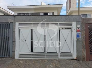 Casa · 199m² · 3 Quartos · 2 Vagas · Sobrado de 199m² com 3 quartos e 2 suítes.