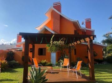 Casa · 360m² · Sobrado com 01 quadra do mar