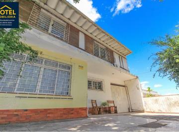 Casa · 254m² · 5 Quartos · 2 Vagas · Casa em Três Figueiras