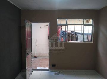 5576b728846c01ab022a45b0c1fc5b80de788f06 · Alugo casa com 3 cômodos, 1 quarto sendo 1 suíte, sala e cozinha, 2 banheiros e lavanderia,