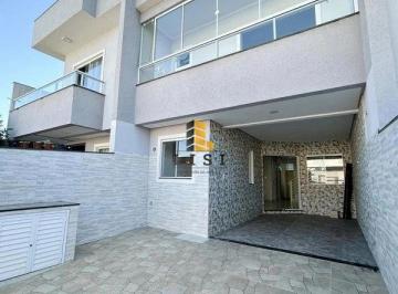 Casa · 95m² · 2 Quartos · 2 Vagas · Sobrado à venda no bairro Bombas - Bombinhas/SC