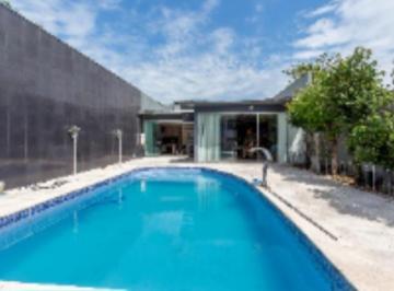 Casa de 5 quartos, Porto Alegre · Residência 5 suites