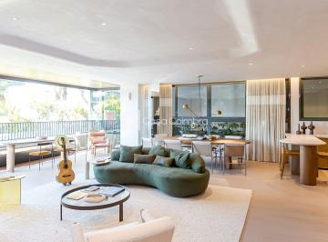 Apartamento · 203m² · 3 Quartos · 3 Vagas · Apartamento no Ecoville com 3 suítes e elevador pr