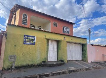 Casa de 3 quartos, Santa Maria · Oportunidade de negócio, sobrado na QR 216, melhor localização de Santa Maria/DF
