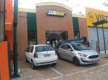 Comercial · 250m² · 1 Quarto · 4 Vagas · Casa à venda em Campinas, Cambuí, com 1 quarto, com 250 m²