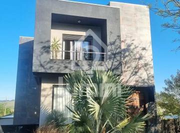 Casa · 344m² · 4 Quartos · 3 Vagas · CASA PARA LOCAÇÃO NO CONDOMÍNIO TERRAS ALPHAVILLE