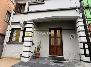 Casa · 190m² · 3 Quartos · Casa de 3 dormitórios com localização central