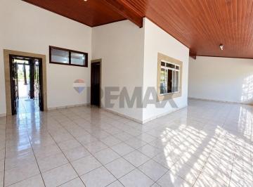 Casa · 270m² · 4 Quartos · 2 Vagas · Casa à venda estilo colonial com vista em Itatiba - SP - R$ 690.000,00