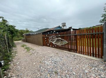 Casa · 80m² · 2 Quartos · 2 Vagas · Aluguel para Temporada – Praia da Gamboa, Garopaba/SC