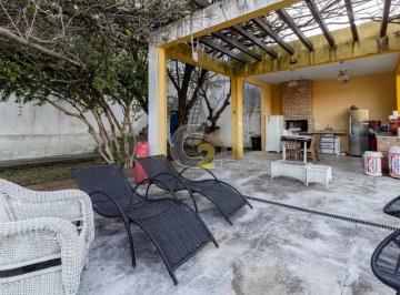 Casa · 253m² · 4 Quartos · 3 Vagas · Casa á venda na Sumaré, 4 quartos, 2 suítes, 3 vagas de garagem