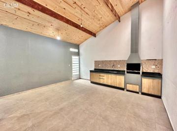 Casa · 140m² · 2 Quartos · Casa à venda - no Jardim Uirá