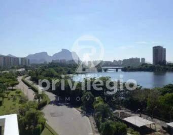 Apartamento · 304m² · 5 Quartos · 1 Vaga · Espetacular Cobertura Duplex de 5 Quartos no Lac Premier com Piscina e Vista Deslumbrante