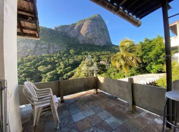 Casa · 300m² · 5 Quartos · 3 Vagas · Oportunidade Única no Joá – Casa triplex com restaurante integrado! - 5 quartos (4 suítes), 2 salas,